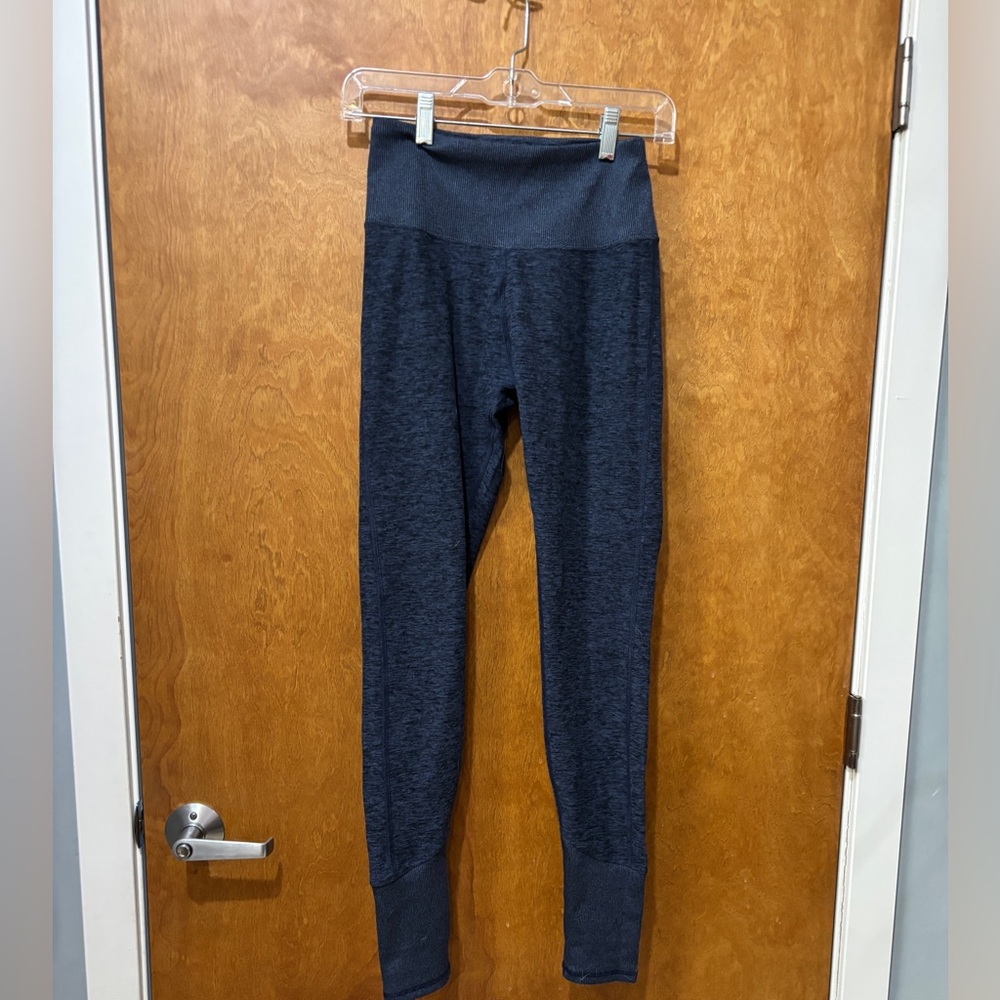 Brand new never worn ALO everyday leggings navy heathered medium